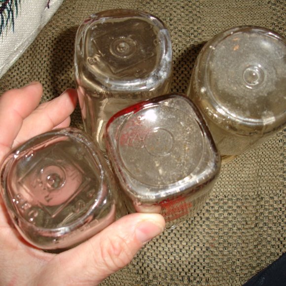 Bundle of 4 Vintage Half Pint Clear Glass Bottles No Lid - Meadow Gold Milk Plus - Picture 9 of 11